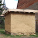 Insektenhotel aus Lehmwellermasse mit Dachbegrnung